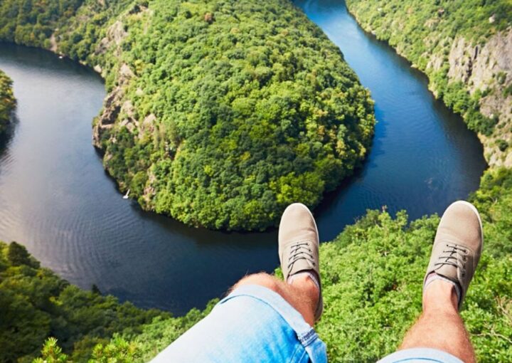 Yükseklik Korkusu (Akrofobi) Nedir? Tedavisi Mümkün mü?