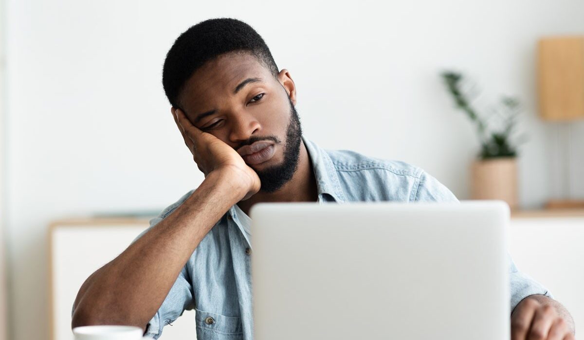 Bunalimda olan birine nasil yardimci olabilirsiniz