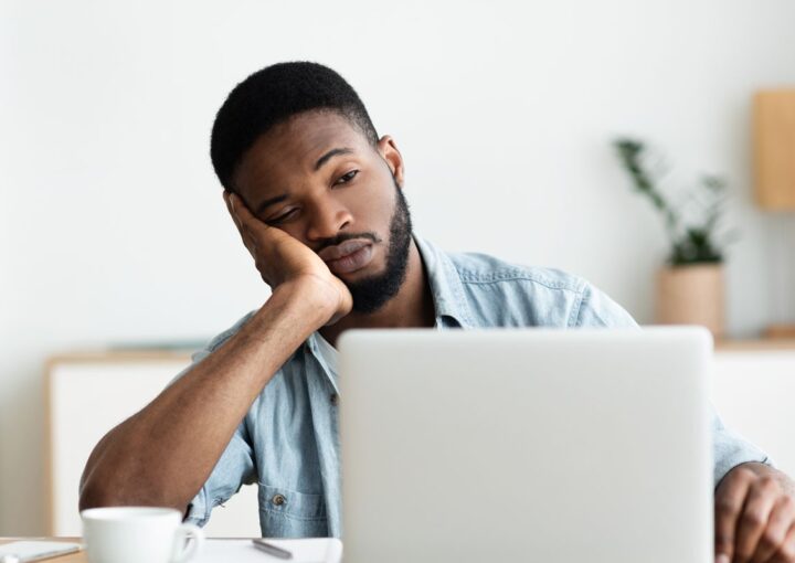 Bunalımda Olan Birine Nasıl Yardımcı Olabilirsiniz? 4 Bunalimda olan birine nasil yardimci olabilirsiniz